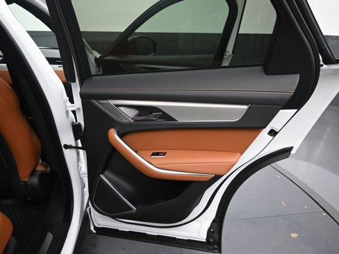 New 2025 Jaguar F-PACE R-Dynamic S image 12