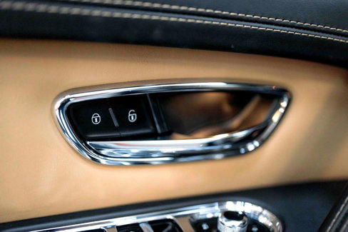 Used 2018 Bentley Bentayga image 41