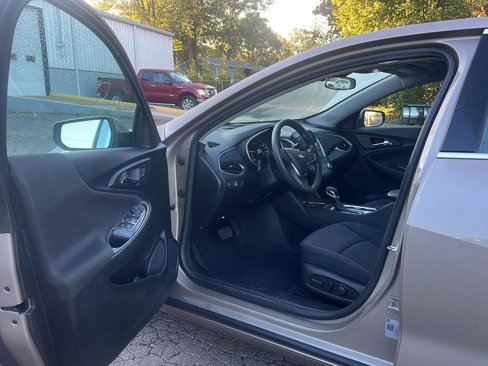 Used 2023 Chevrolet Malibu LT image 17