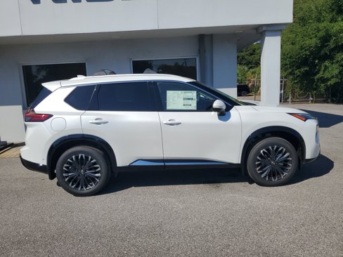 New 2026 Nissan Rogue Platinum image 2