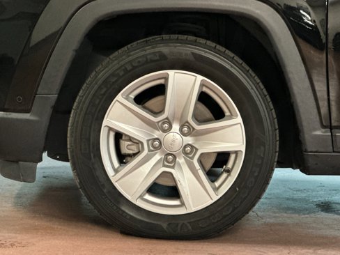 Certified 2022 Jeep Compass Latitude w/ Convenience Group image 23