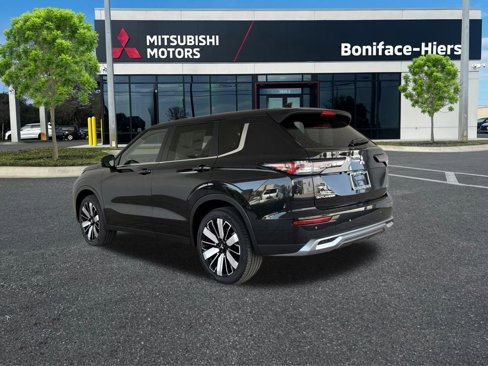 New 2025 Mitsubishi Outlander SE image 17