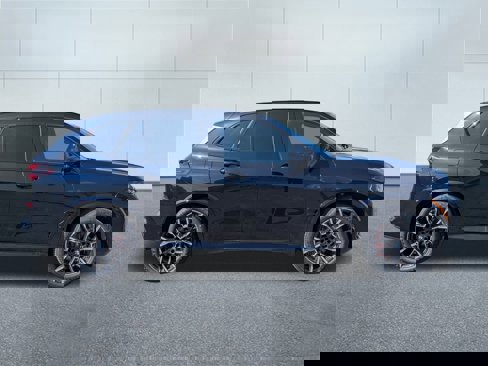 New 2026 BMW X5 M60i image 2