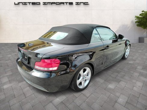Used 2010 BMW 135i Convertible image 25