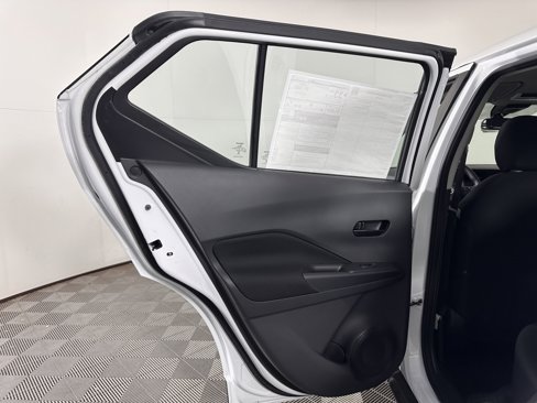 New 2024 Nissan Kicks S image 30