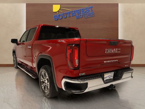 Used 2024 GMC Sierra 1500 SLT image 2