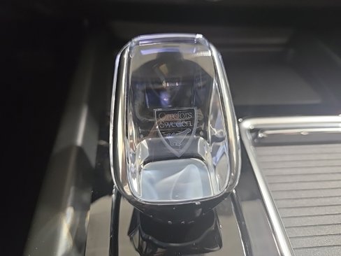 New 2026 Volvo XC60 B5 Ultra w/ Climate Package image 14