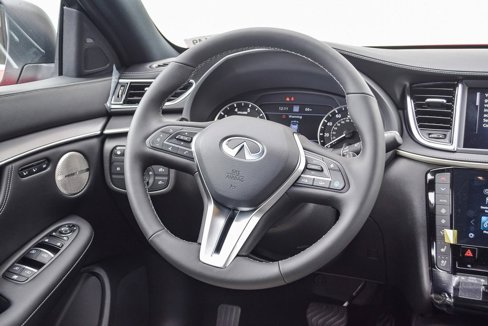 Used 2024 INFINITI QX55 Essential image 14