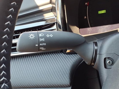 New 2025 Toyota Camry SE image 19
