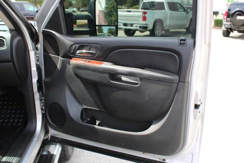 Used 2011 Chevrolet Silverado 2500 LTZ w/ LTZ Plus Package image 31