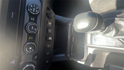 Used 2020 Toyota Tacoma TRD Sport w/ Technology Package image 19