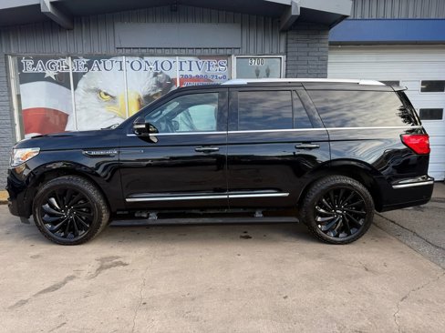 Used 2021 Lincoln Navigator Reserve image 8