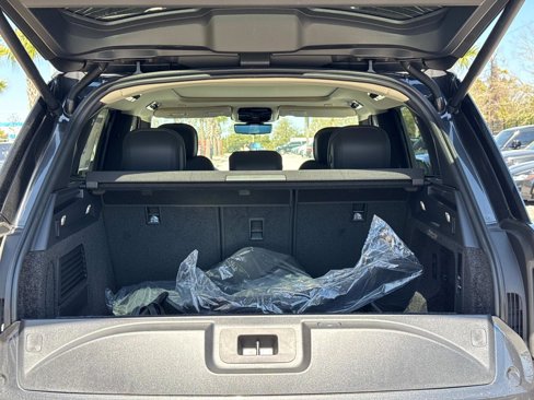 New 2025 Land Rover Range Rover SE image 11