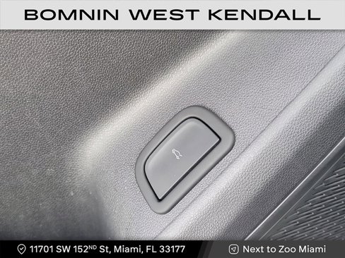 Used 2024 Chevrolet Traverse LT w/ Midnight/Sport Edition image 28
