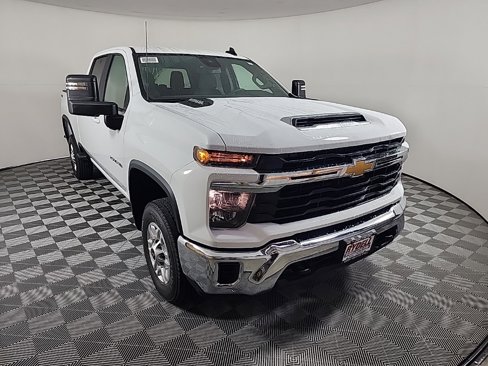 New 2026 Chevrolet Silverado 2500 LT image 2