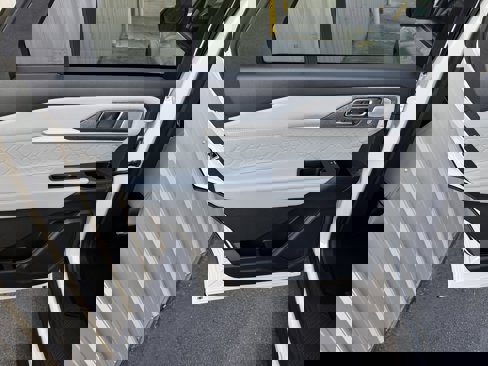 New 2025 Ford Explorer Platinum image 29