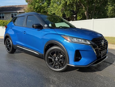 Used 2023 Nissan Kicks SR w/ SR Premium Package image 2