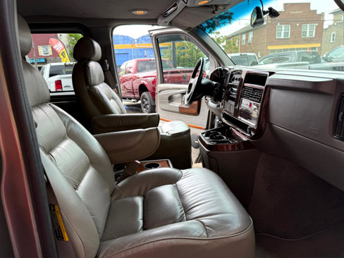 Used 2004 Chevrolet Express 1500 w/ LS Preferred Equipment Group image 37