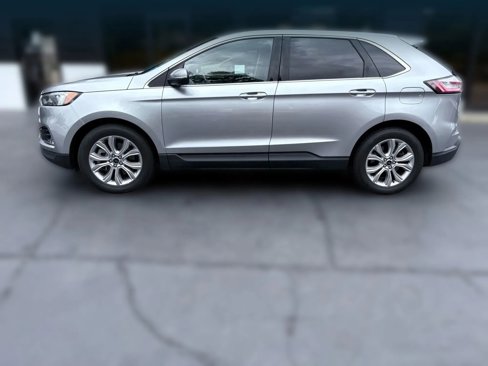 Used 2023 Ford Edge Titanium image 2