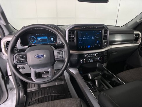 Used 2023 Ford F150 Lightning XLT image 7