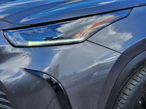 Used 2023 Toyota Highlander XSE image 8