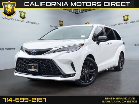 Used 2024 Toyota Sienna XSE image 1