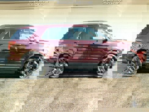Used 2019 Ford Explorer XLT w/ Equipment Group 202A image 5