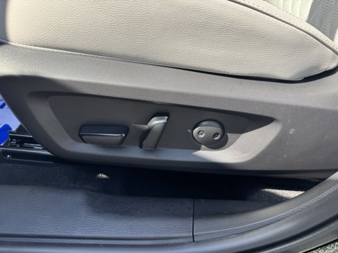 New 2025 Mitsubishi Outlander SEL image 11