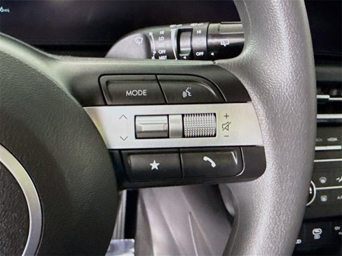Certified 2025 Hyundai Tucson SE image 23