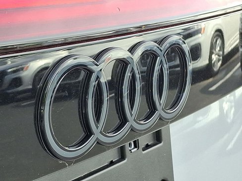 New 2025 Audi Q8 Premium Plus image 23