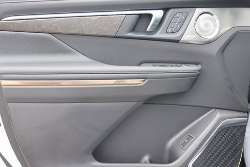 New 2026 Buick Enclave Avenir image 9