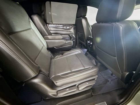 Used 2024 GMC Yukon XL Denali w/ LPO, Floor Liner Package image 30