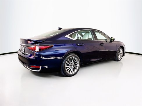 Used 2023 Lexus ES 300h w/ Luxury Package image 9