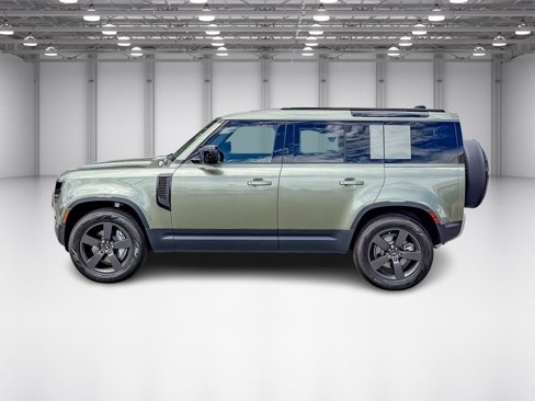New 2025 Land Rover Defender 110 S image 2