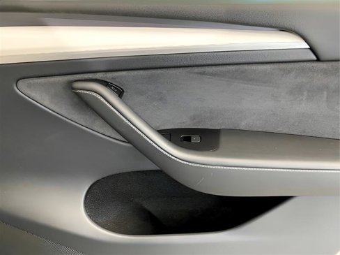 Used 2023 Tesla Model Y Long Range image 18