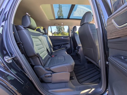 New 2025 Volkswagen Atlas SEL image 31