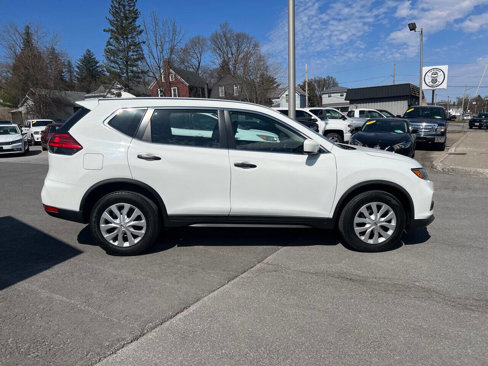 Used 2017 Nissan Rogue S image 6