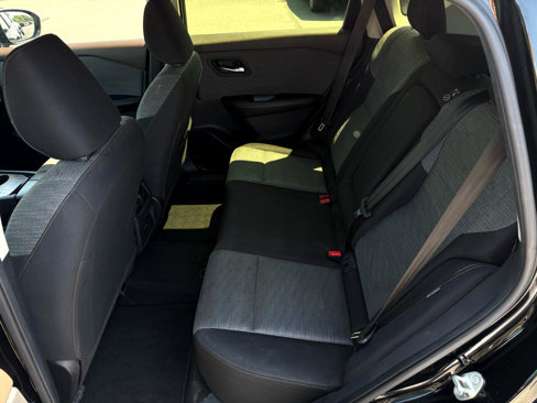 Used 2023 Nissan Rogue SV image 14