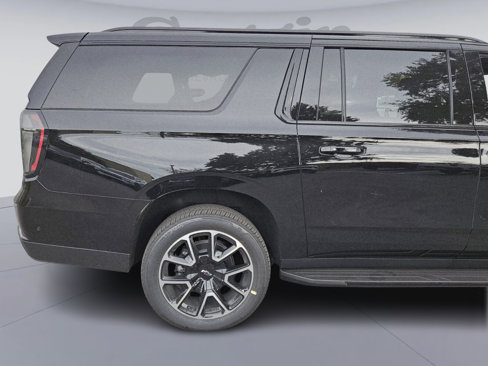 New 2026 Chevrolet Suburban RST image 6