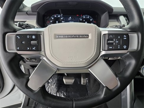 Certified 2024 Land Rover Discovery Dynamic SE image 22