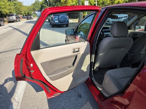 Used 2009 Ford Focus SE image 34