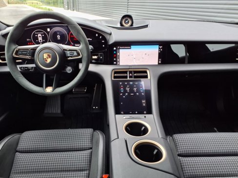 Used 2025 Porsche Taycan 4S image 24