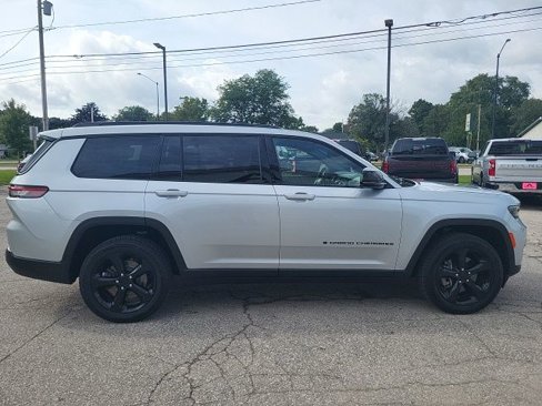 Used 2023 Jeep Grand Cherokee L Laredo image 21