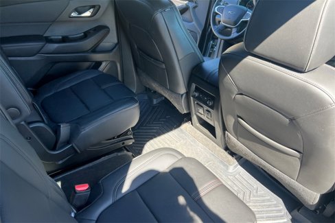 Used 2023 Chevrolet Traverse RS image 22