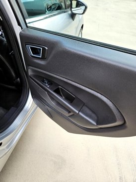 Used 2016 Ford Fiesta Titanium image 13