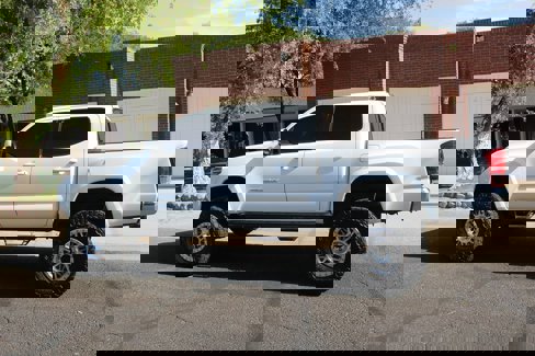 Used 2017 Toyota Tacoma SR5 image 32