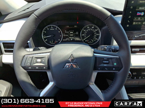 New 2025 Mitsubishi Outlander SE image 15