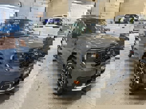 New 2025 Ford Maverick Lariat image 3