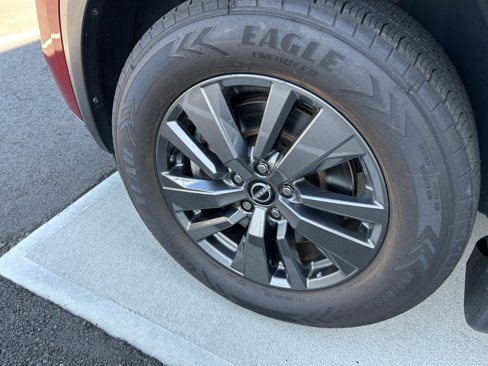 Used 2022 Nissan Pathfinder SV image 33