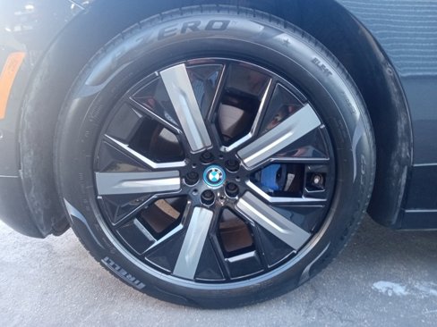Certified 2022 BMW iX xDrive50 w/ Sport Package image 7